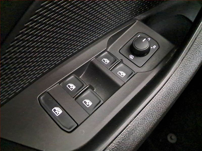 Škoda Octavia (2023) Ambition 2.0 TDI, ČR,1.maj - fotka 20 z 20