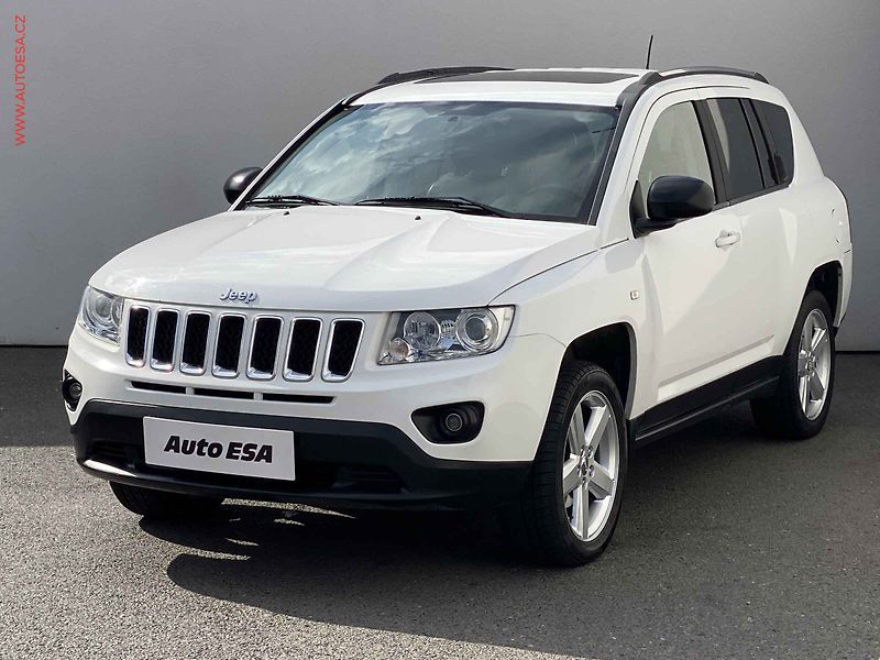 Jeep Compass (2012) 2.2 CRDi 4x4, AC, TZ, navi - fotka 3 z 16