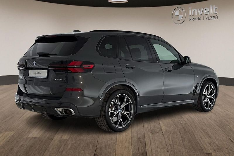 BMW X5 xDrive50e - fotka 3 z 27