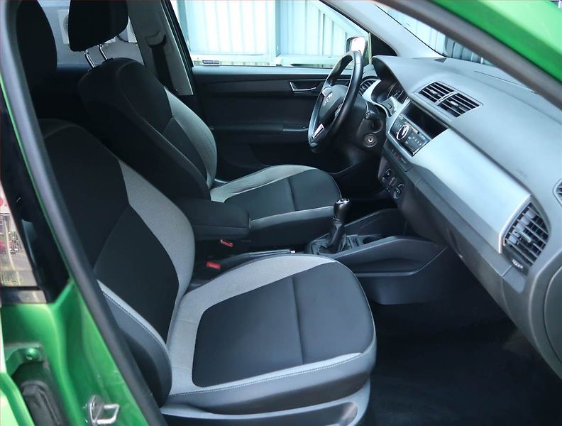 Škoda Fabia (2016) Ambition 1.2 TSI, Serv.kniha - fotka 9 z 16