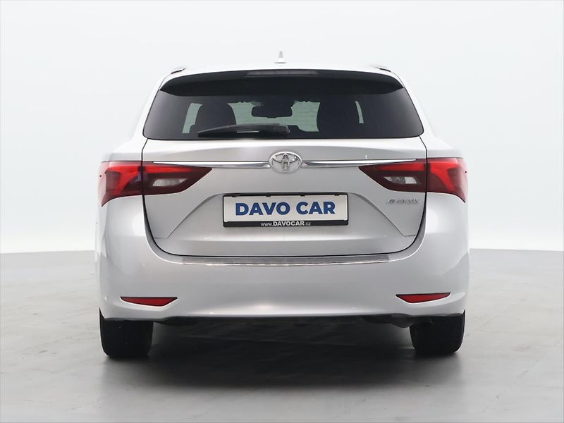 Toyota Avensis 2,0 D-4D 105kW Aut.klima CZ - fotka 6 z 36