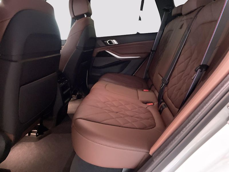 BMW X5 xDrive30d M-Sport Pro Vzduch - fotka 12 z 13