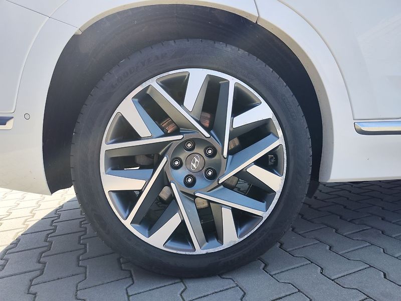 Hyundai Santa Fe 2.2 CRDI/142kW Luxury DCT 4x4 - fotka 38 z 41