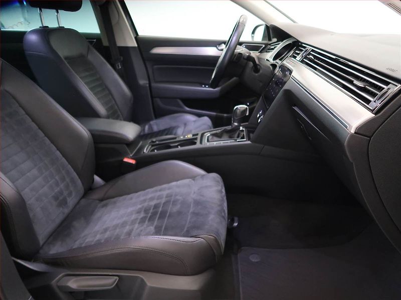 Volkswagen Passat (2018) Highline 2.0 TDI, Automat - fotka 9 z 12