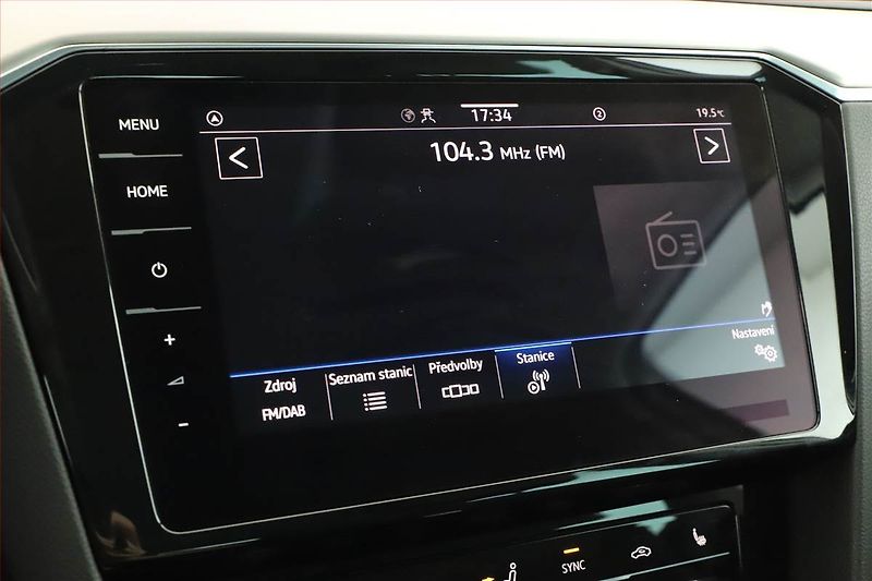 Volkswagen Passat (2023) Elegance 2.0 TDI - fotka 18 z 20