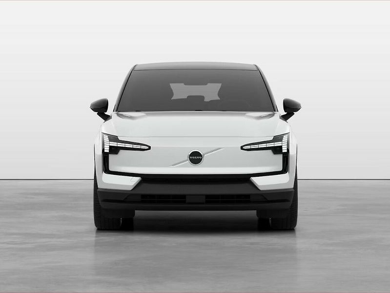 Volvo EX30 PLUS P5 Long Range RWD 200kW - fotka 3 z 12
