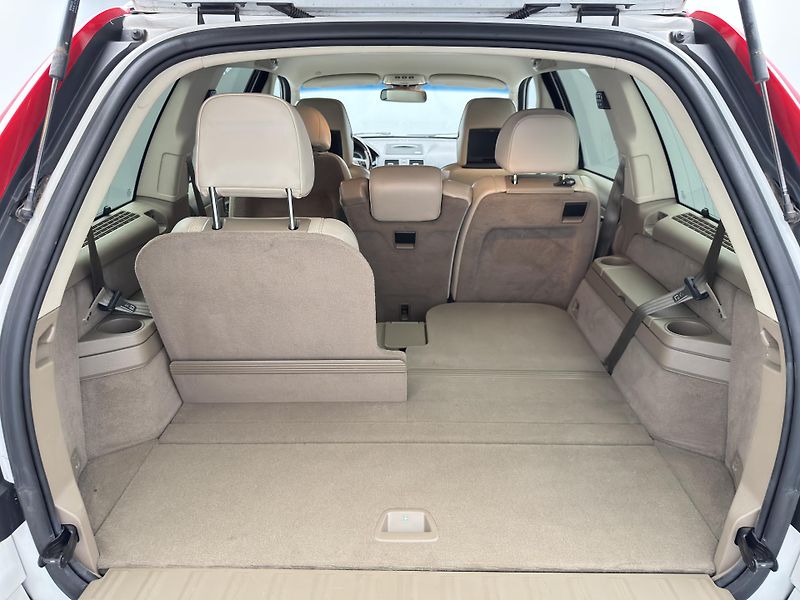 Volvo XC90 D5 AWD EXECUTIVE AUT CZ - fotka 5 z 36