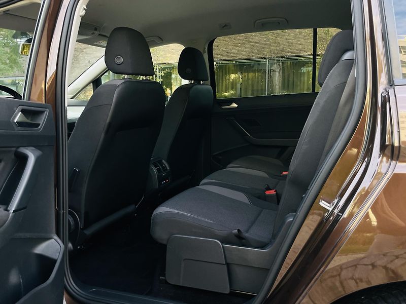 Volkswagen Touran 1.2TSI MANUÁL 7MÍST SERVISKA - fotka 29 z 42