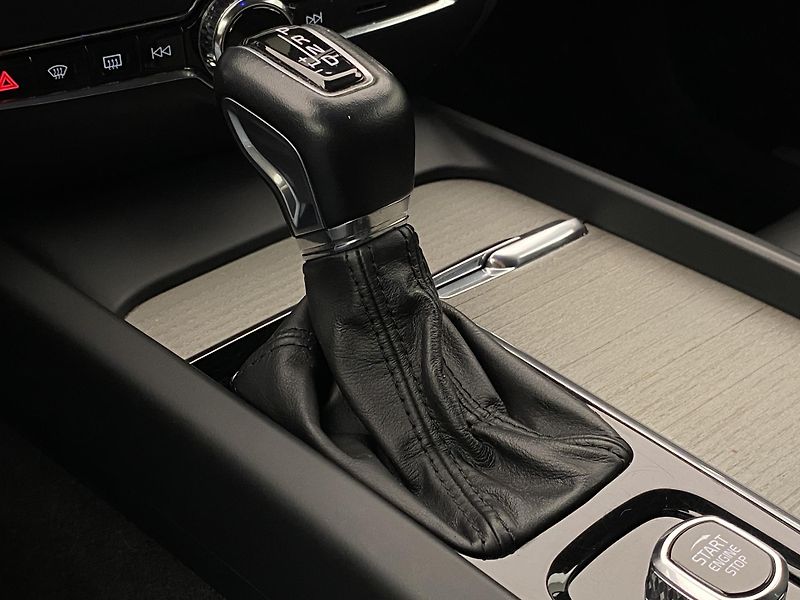 Volvo V60 D3 AWD INSCRIPTION REZERVACE - fotka 28 z 42
