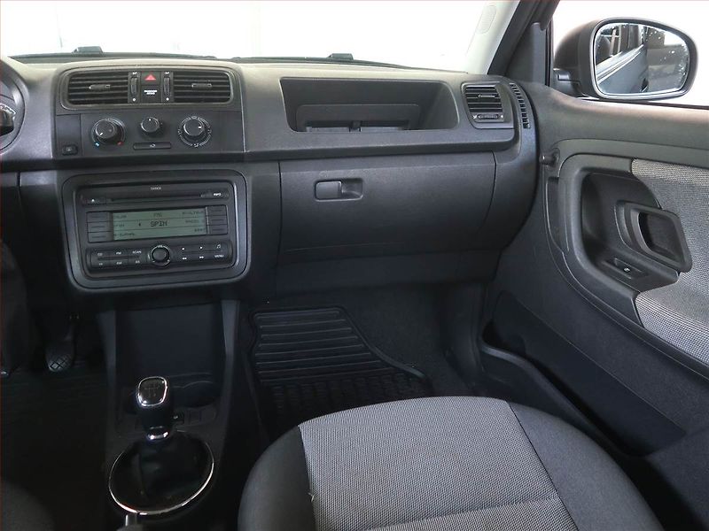 Škoda Fabia (2009) 1.4 TDI, po STK, Tažné - fotka 8 z 14