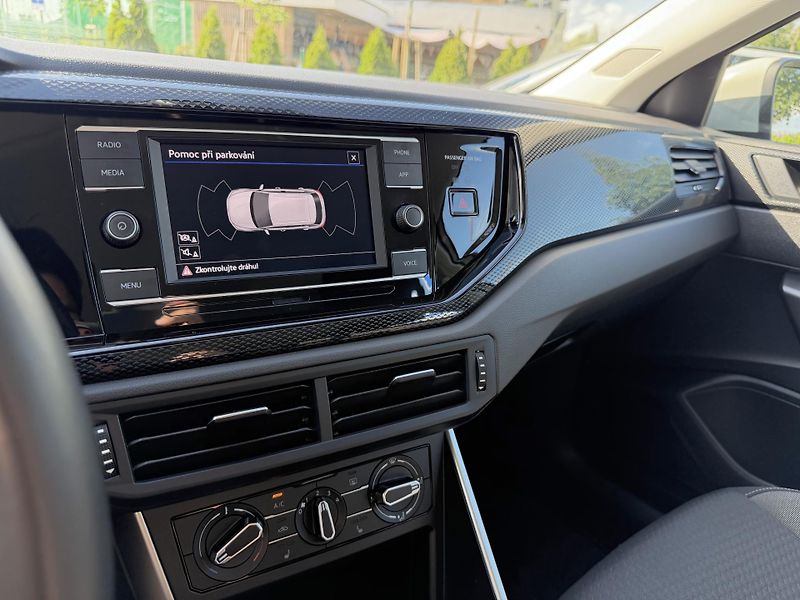 Volkswagen Taigo (2022) 1.0 tsi 70 kw / manuál  - fotka 19 z 21