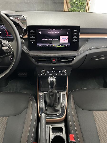 Škoda Fabia 1.0 TSi 81kW DSG ČR 1.MAJ NAVI - fotka 23 z 34