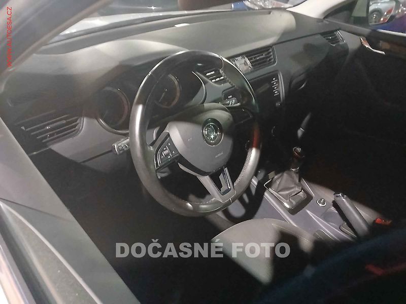 Škoda Octavia (2018) 1.4 TSI, 2.maj,ČR, autoAC - fotka 3 z 3