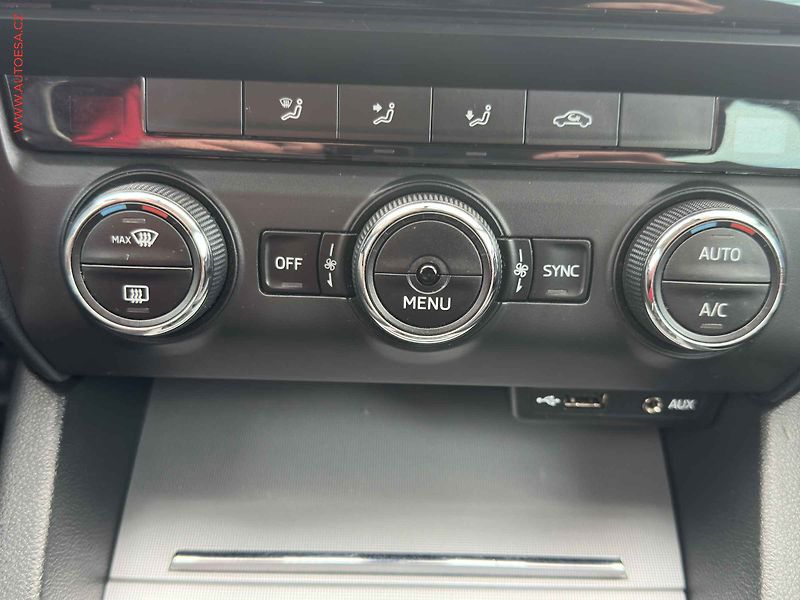 Škoda Octavia (2015) 1.6 TDi, Ambition, AC, park - fotka 15 z 23