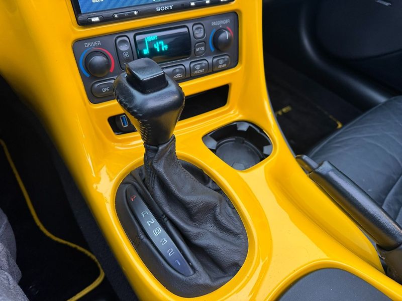Chevrolet Corvette (2001) C5 TARGA LS1 5,7L V8 261KW DPH - fotka 31 z 50