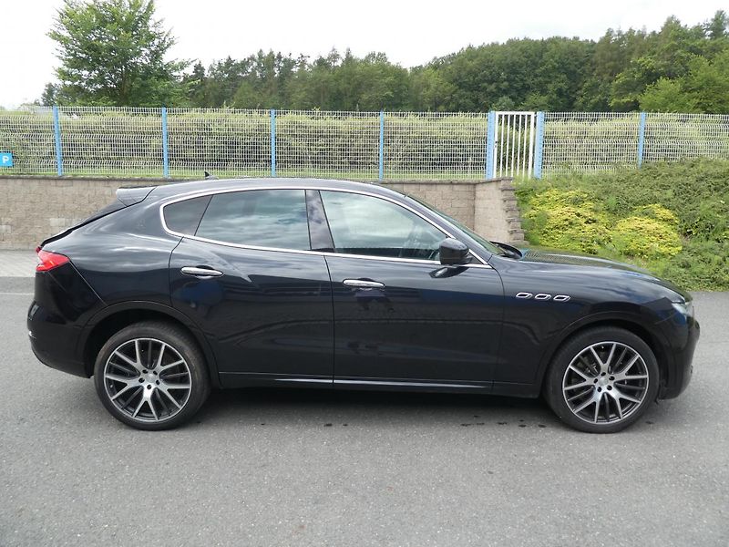 Maserati Levante SQ4 3,0i 316kW 4x4 ERMENEGILDO - fotka 3 z 16
