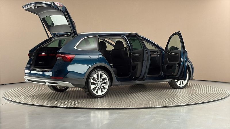 Škoda Octavia 2.0 TDI DSG 4x4 Scout Combi - fotka 6 z 28