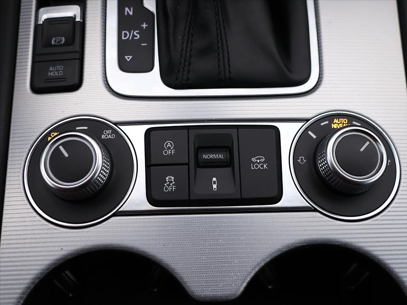 Volkswagen Touareg 3,0 TDI V6 193kW Exclusive CZ - fotka 19 z 27