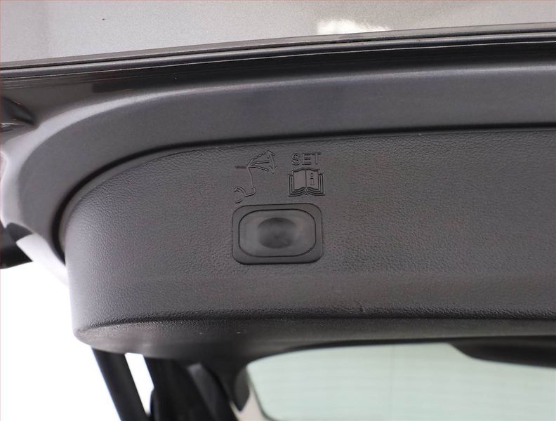 Ford Kuga (2014) Trend 2.0 TDCi, 4X4, Navi - fotka 19 z 20