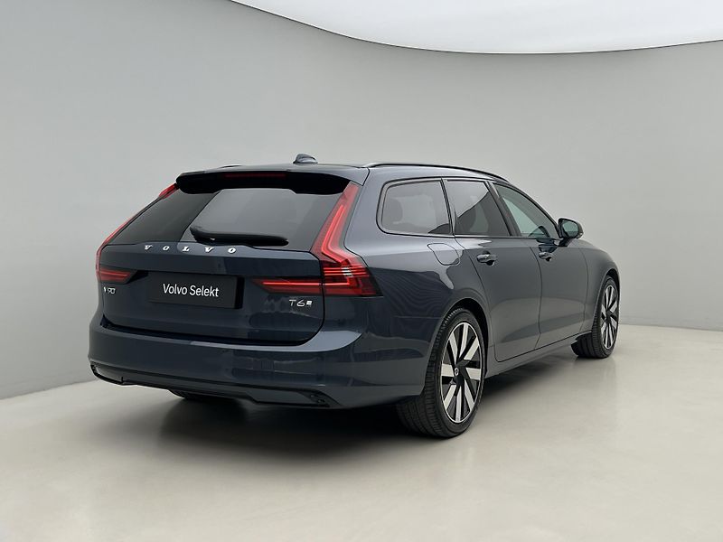 Volvo V90 T6 AWD DARK PLUS - fotka 12 z 45