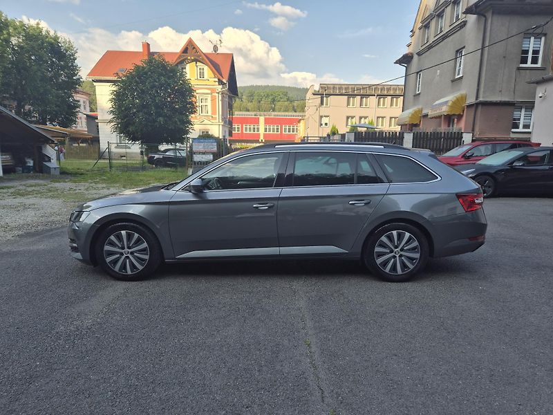 Škoda Superb Combi 2,0TDi DSG 110kw 17ALU - fotka 6 z 44