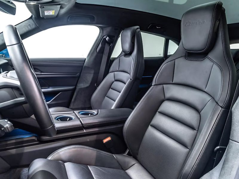 Porsche Taycan Turbo Sport Turismo HuD InnoDr - fotka 11 z 21