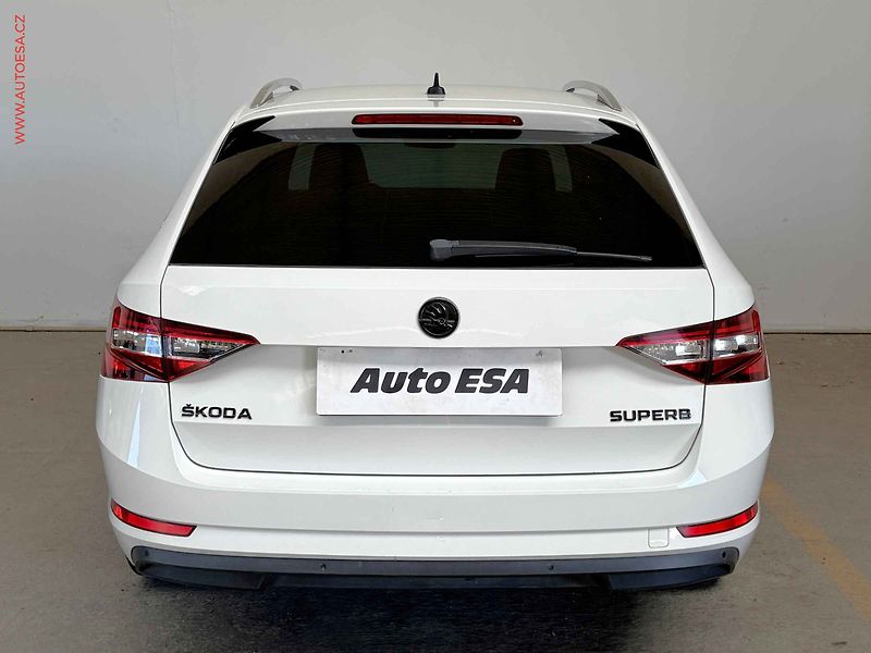 Škoda Superb (2017) 2.0 TDI, 2.maj,ČR, Style - fotka 5 z 18