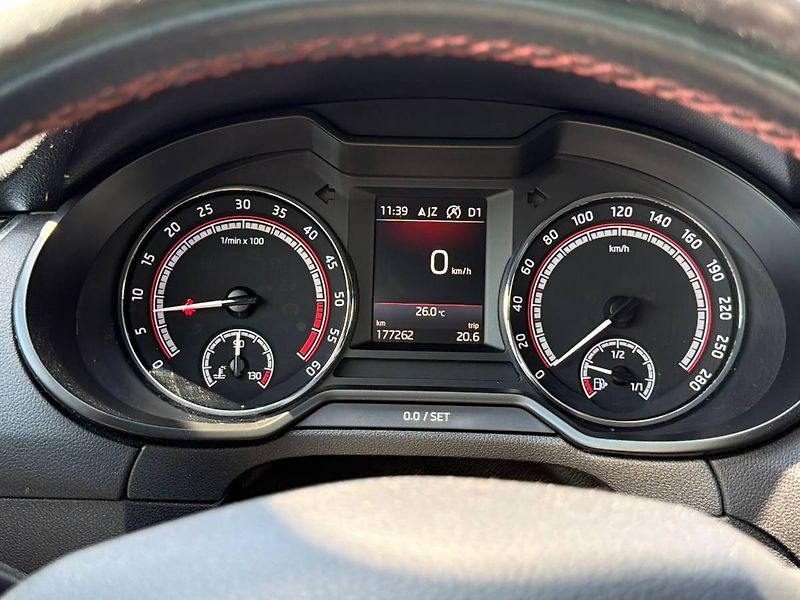 Škoda Octavia combi RS 2,0 TDI 135 kW 6° DSG - fotka 22 z 30