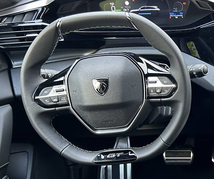 Peugeot 308 (2026) GT Elektromotor 115 kW Baterie - fotka 11 z 28