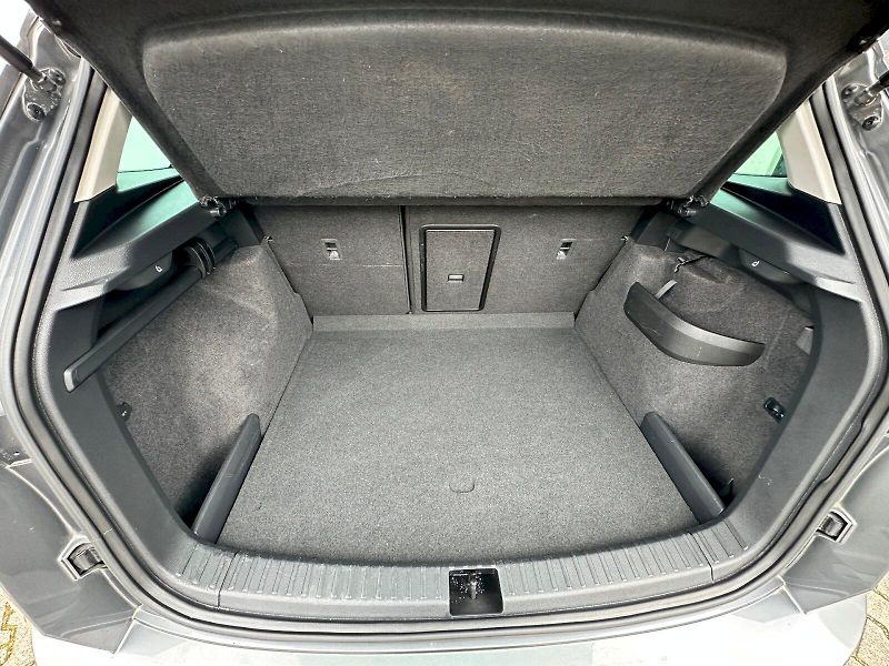 Škoda Karoq (2023) 2.0 TDI 110kW Style 4x4 DSG - fotka 25 z 27