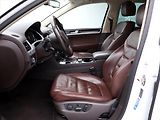 Volkswagen Touareg 3,0 TDI V6 150kW DSG 4M Kůže - náhled 10