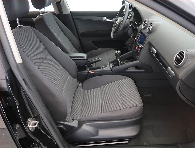 Audi A3 (2007) 1.9 TDI, po STK - fotka 9 z 15