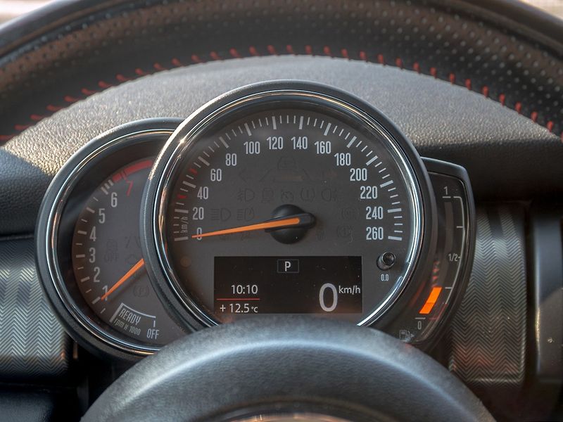 Mini Cooper S (2018) 12/18 2.0T 141KW mat - fotka 29 z 56