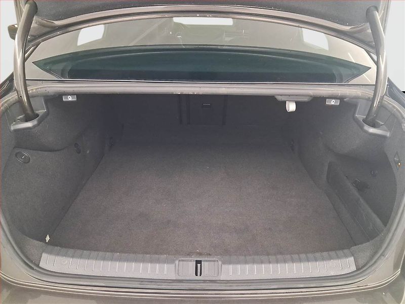 Volkswagen Passat (2016) R-Line 2.0 BiTDI, 4X4 - fotka 14 z 19