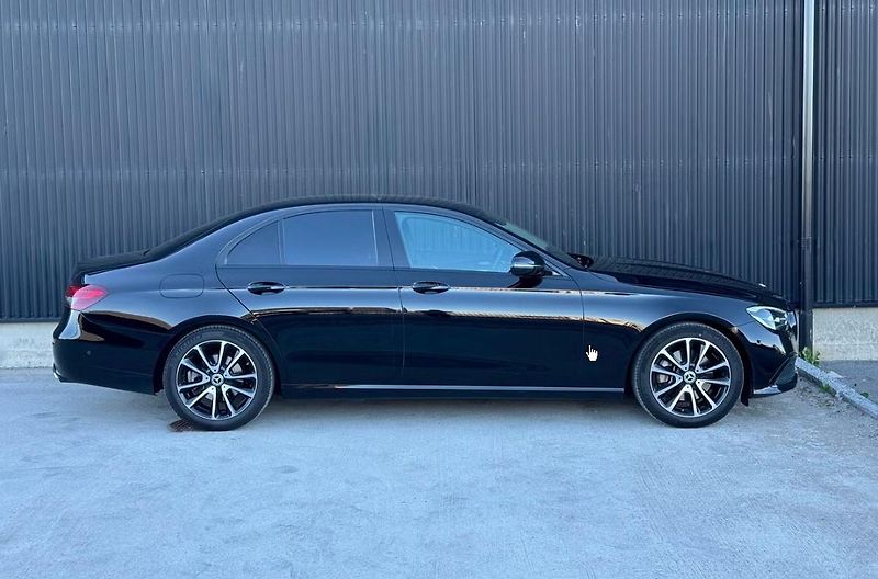 Mercedes-Benz Třídy E 220 d Avantgarde Kamera  - fotka 4 z 19