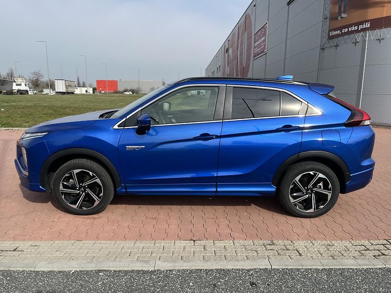 Mitsubishi Eclipse Cross 2.4 PHEV 4x4 - fotka 8 z 32