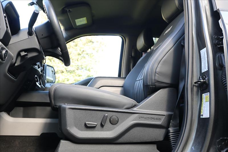 Ford F-150 5,0 V8, hardtop - fotka 26 z 64