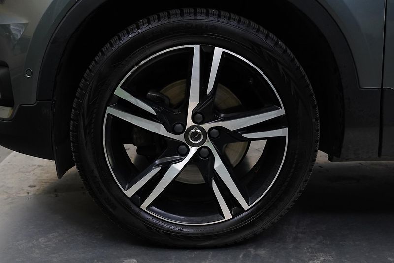 Volvo XC40 - fotka 10 z 27