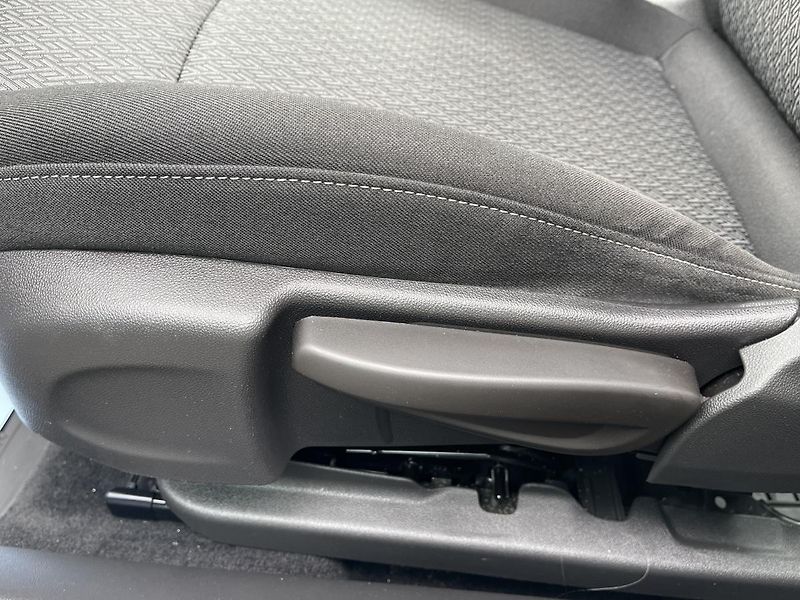 Opel Insignia 2.0CDTi 125kW AT-NEHAV-DPH-ČR! - fotka 29 z 32