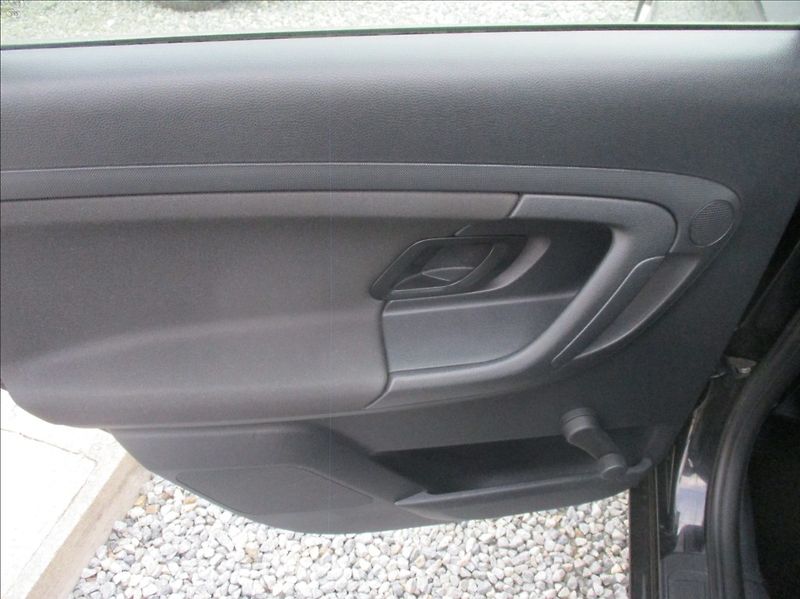 Škoda Fabia 1,2 TSI, klima, serv. kniha, - fotka 10 z 28