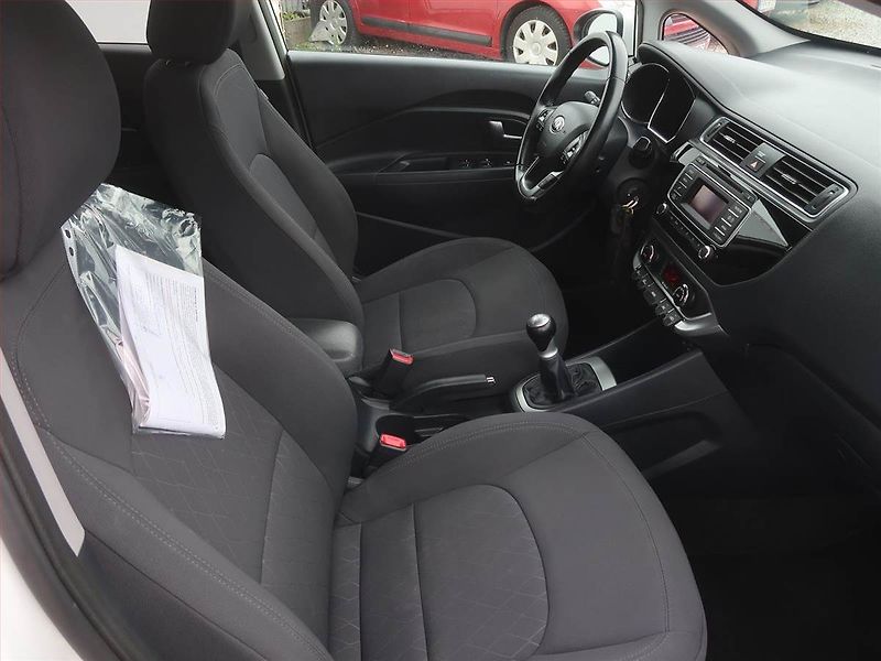 Kia Rio (2016) 1.25 CVVT, Serv.kniha - fotka 9 z 14
