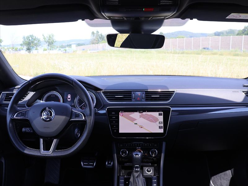 Škoda Superb 1,8 TSI DSG CZ Sportline DCC - fotka 20 z 28