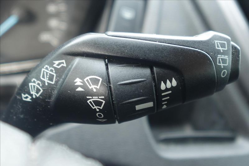 Ford Transit 2,0 TDCi  L3H2 9MÍST KLIMA - fotka 35 z 44