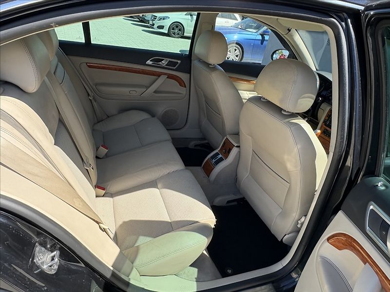 Škoda Superb 1,9 TDI 85 KW ELEGANCE CZ - fotka 17 z 22