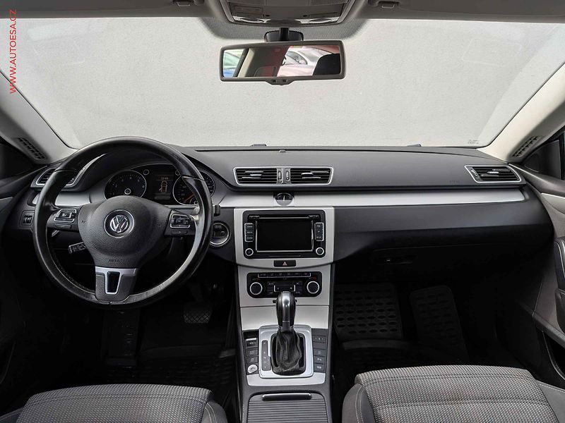Volkswagen Passat CC (2011) 2.0 TSi, ČR, DSG, park - fotka 8 z 16
