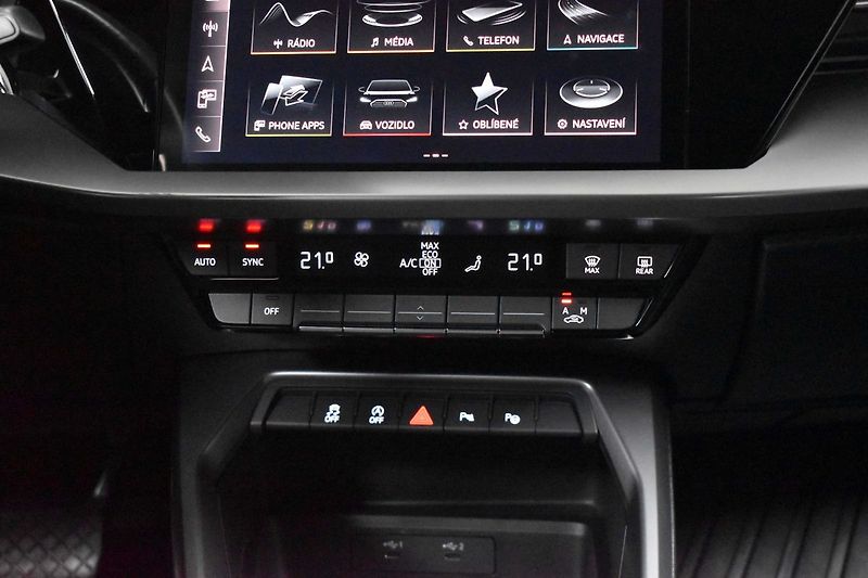 Audi A3 30 TFSi SPORT*AUTOMAT*DPH* - fotka 18 z 31
