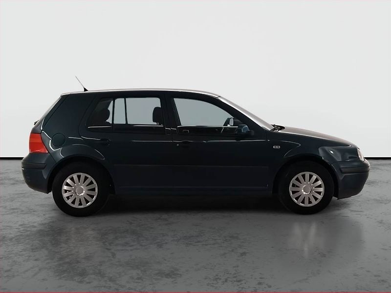 Volkswagen Golf (2000) 1.6 16V, Klima, pěkný stav - fotka 6 z 15