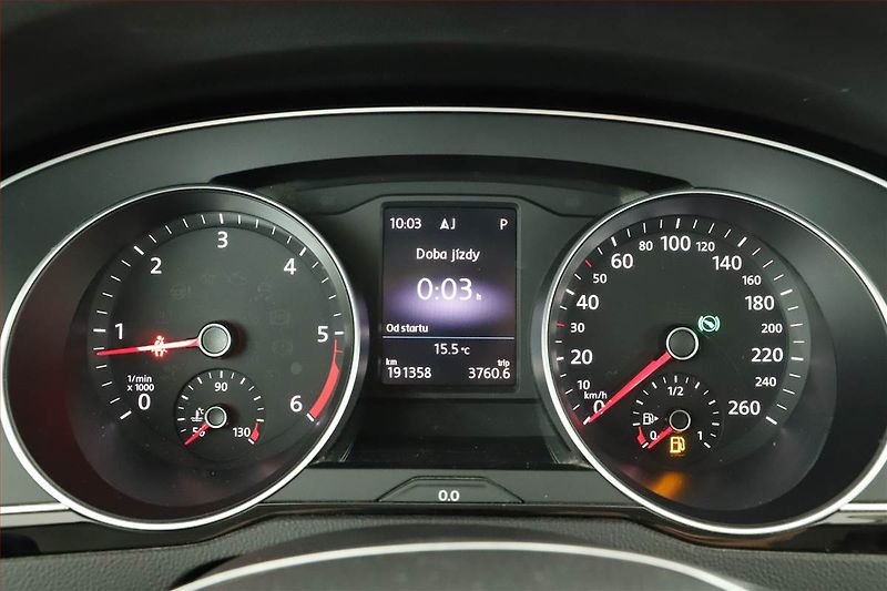 Volkswagen Passat (2017) Highline 2.0 TDI, 4X4 - fotka 10 z 17