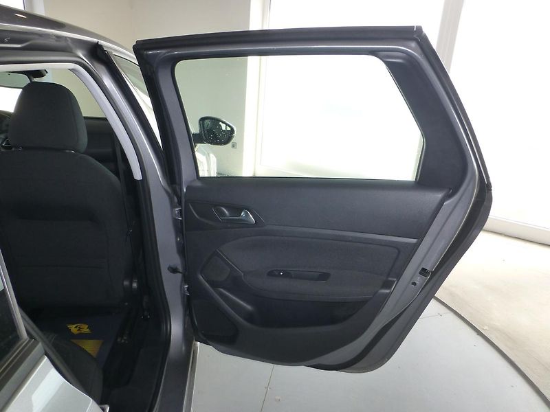 Peugeot 308 (2016) 1,6HDI*NAVIGACE**PARKS**TAŽNÉ - fotka 21 z 26
