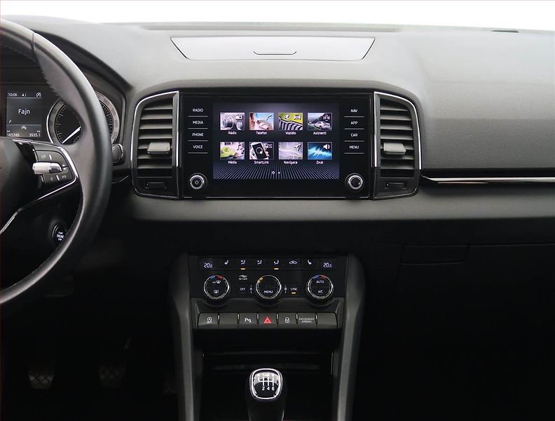 Škoda Karoq (2021) Style 2.0 TDI, Serv.kniha - fotka 12 z 25